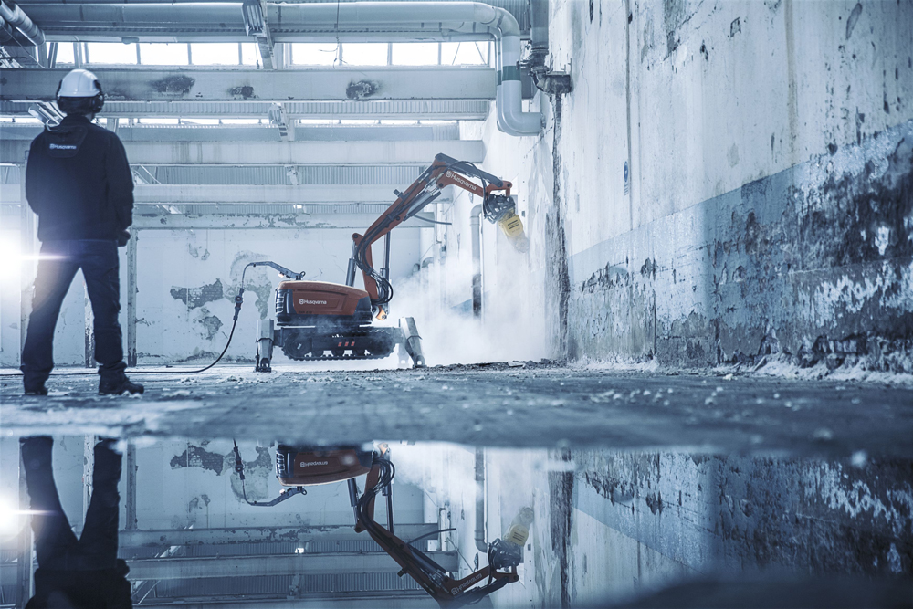 Robots are now using a water-based dust control system which is ideal for dealing with airborne contaminants