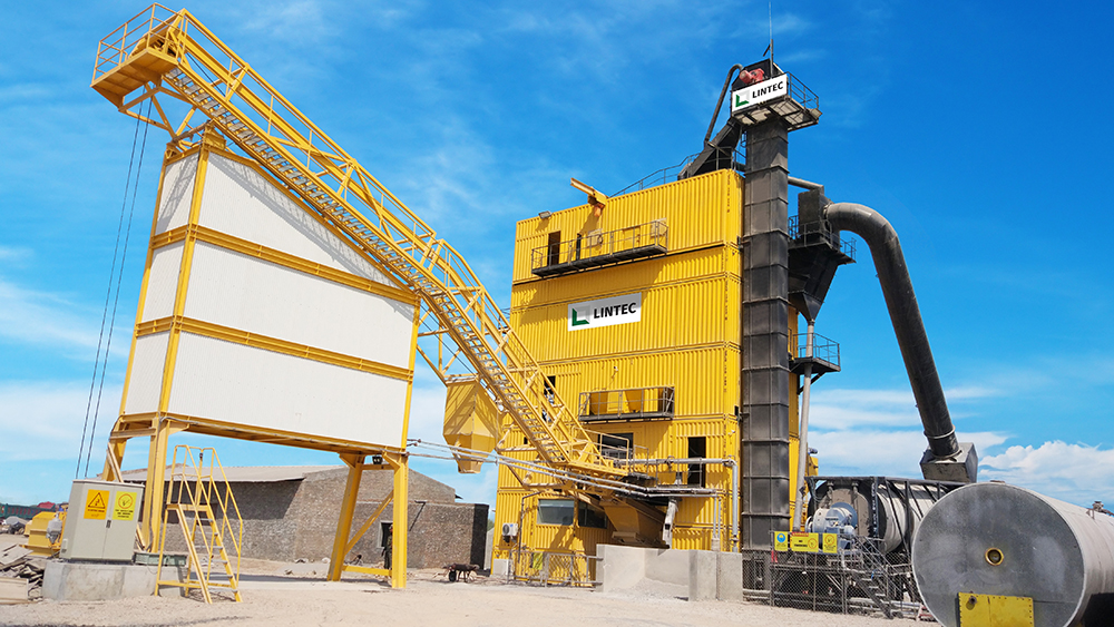 Lintec's CSM4000 containerised asphalt plants were used to construct Pakistan's Peshawar-Karachi Motorway 