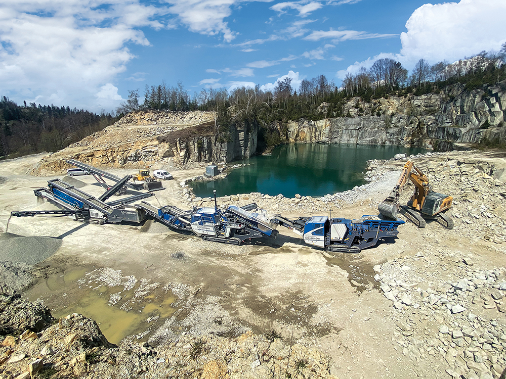 Kleemann’s MOBICONE MCO 90(i) EVO2 cone crusher and MOBICAT MC 110(i) EVO2 jaw crusher