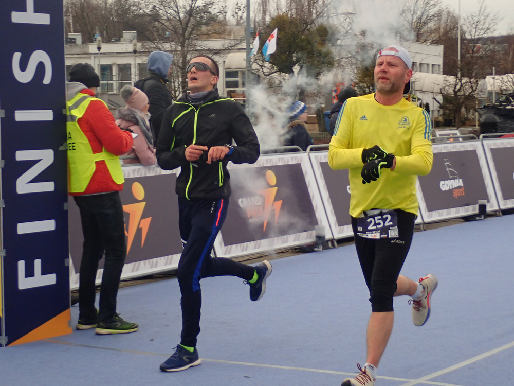 Krzysztof Suchorz (right) completing the 10K Grand Prix