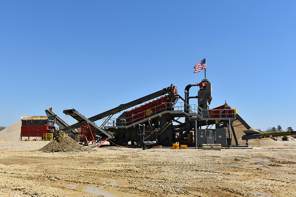 A McLanahan UltraWASH modular wash plant at an American customer work site