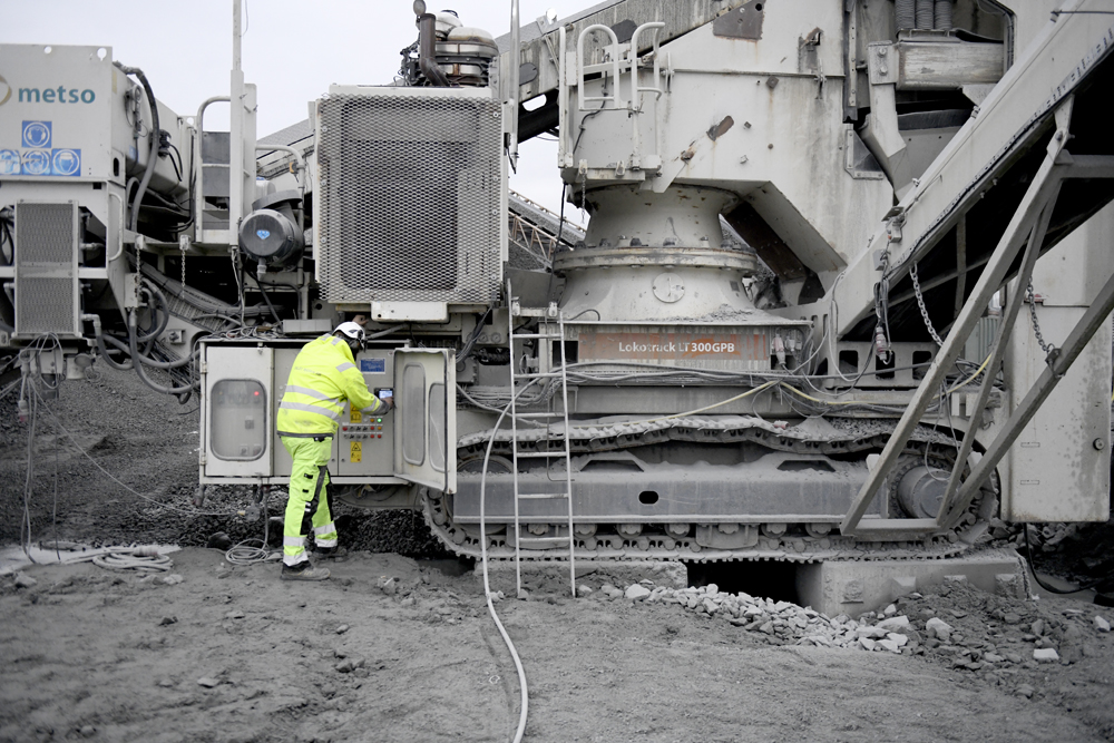 Dalby Maskin’s Volvo Penta D13 Stage V engine-powered Metso Lokotrack LT300GPB mobile crusher