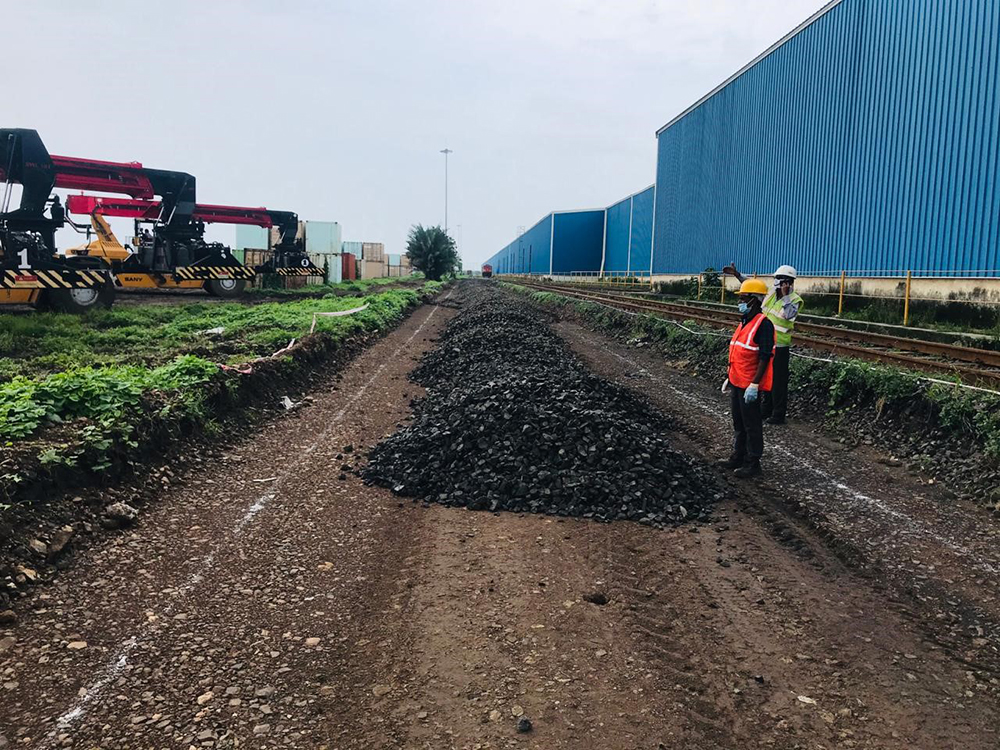 Laying of fresh rail ballast for new tracks between Pipavav port in Gujarat state and the new Western Dedicated Freight Rail Corridor running between Delhi and Mumbai