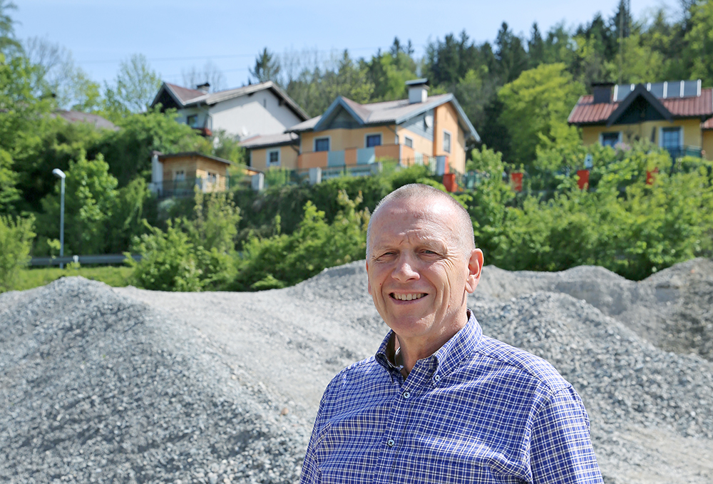 RUBBLE MASTER customer Klaus Weickl, managing director of Weickl Erdbau