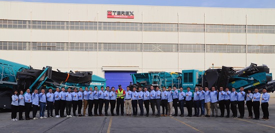 Terex MP employees at the Jiading factory