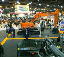 Doosan-Stand at Intermat Paris 2018.jpg