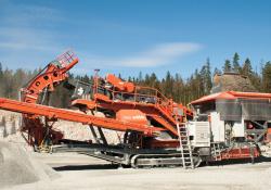 Sandvik’s UH450E crushing and screening system