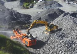 Rockster R900 impact crusher 