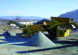 Keestrack mobile screening unit at Hillhead