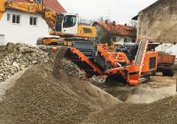 Rockster R900 impact crusher 