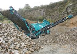 Powerscreen Warrior 2400