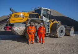 NEWS - Liebherr_L 586 X Power wheeled loader.JPG