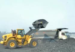 Volvo L150H wheeled loaders at Indian coal mine.jpg