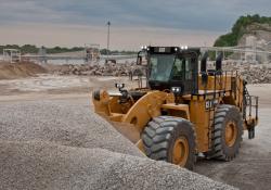 Cat 990K Aggregate Handler moves    crushed stone.jpg