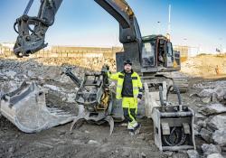 Michael Nordqvist with his 30-tonne Volvo EC300 EL tracked excavator with an Engcon QS80 quick coupler and an EC-oil automatic quick hitch system