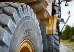 For the tyres on Imerys’ CAT 775G RDTs at its Nanpean-based clay quarry, the firm opted for EARTHMAX SR 45 M, in the 24.00 R 35 size