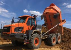 The new Doosan DA45-7 at work at Creaton’s clay and loam pit in Langenreichen-Buttenwiesen, Bavaria