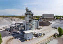 The Montichiari (Brescia) operation is a new high-performance quarry plant that is designed to produce large quantities of high-quality sized aggregate