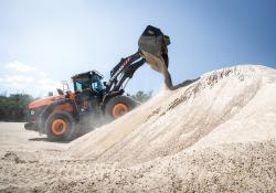 Doosan’s new DL420CVT-7 wheeled loader at work