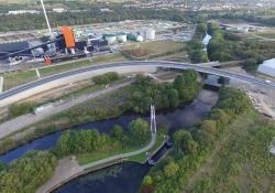 The Tinsley Strategic Bus Link in Sheffield saw Anderton Concrete work in partnership with Tensar International to install a Keystone retaining wall system. The structure is an exceptionally large back-to-back retaining wall, around 500m long by 12m high. The wall was designed by Tensar International using RE500 grids