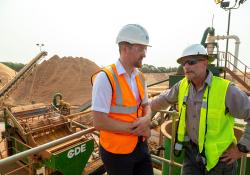 Keith Newell (right), president of Resolve Aggregates, and James McShane, CDE business development manager in North America