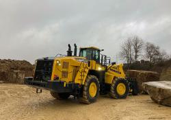 The Komatsu WA600-8 in its stone handling specification perfectly adapts to the special requirements of this application.