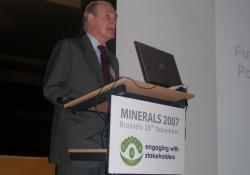 Member talking at Mertens 2007 conference 