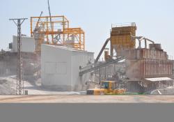 Loader in front of Turkish quarry