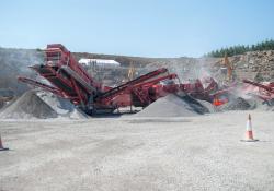 Terex Finlay 694+E inclined screen