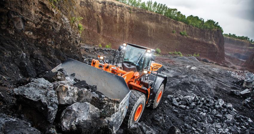 HCME’s ZW370-5 wheeled loader