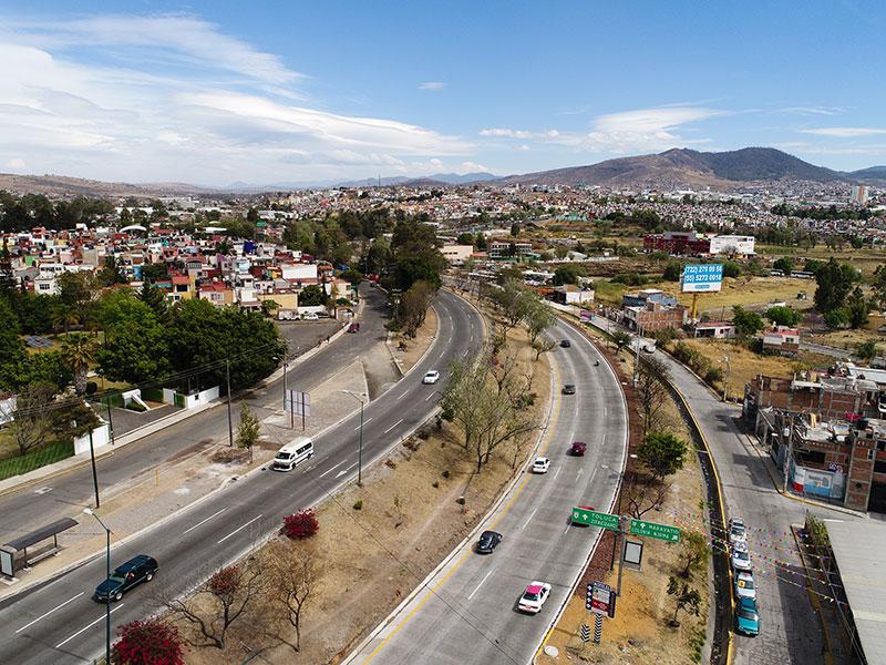 Cemex hydraulic concrete paving in Morelia, Mexico