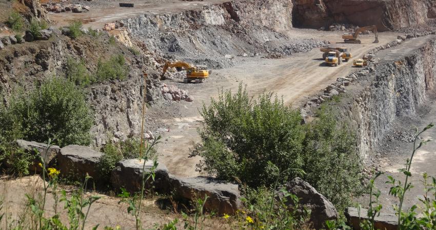 Groupe CB’s Limont-Fontaine limestone quarry