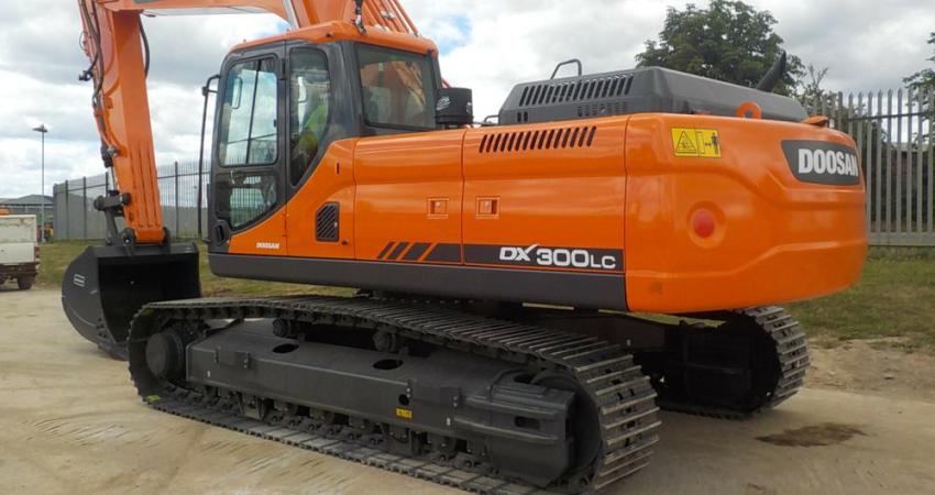 Doosan-excavator-Leeds.jpg