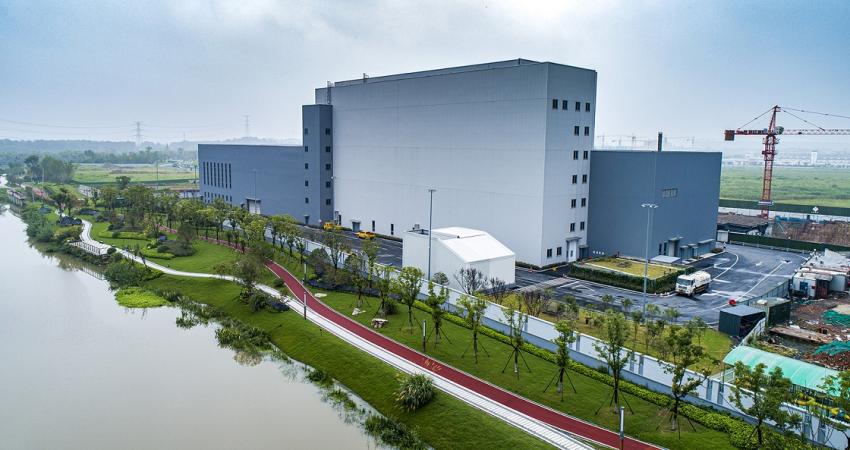 The asphalt production centre in Hangzhou