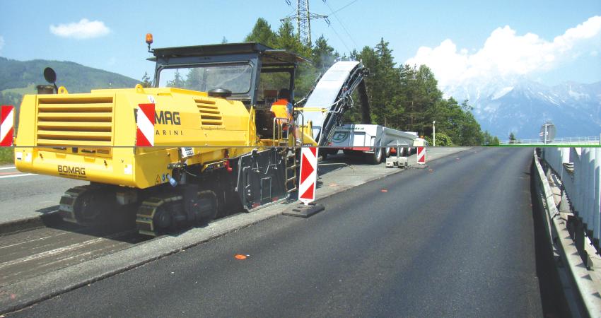 BOMAG paver