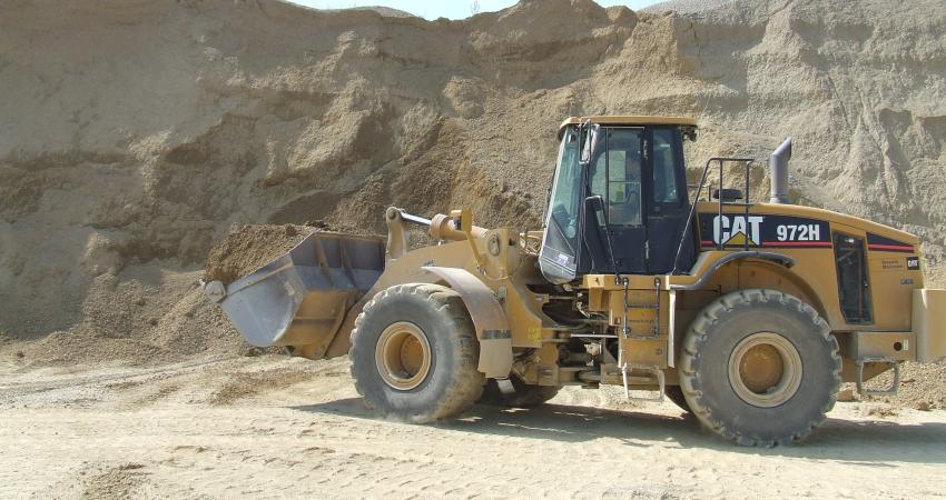 Cat wheeled loader at work