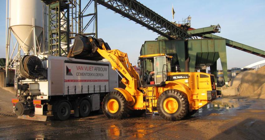 Hyundai's large HL760-7A wheeled loader