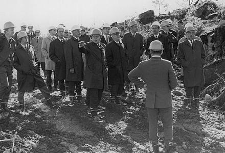 Matti Kilpinen points out the location of the new Tampella factory in 1971