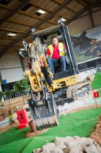 The mini excavator Golf Challenge