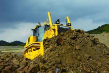 Komatsu’s new DX155AX-8 crawler dozer