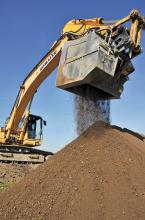 Simex's VSE 40 screening bucket on a Komatsu crawler excavator