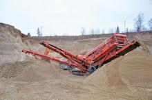 Sandvik QA451 triple-deck screens 