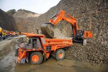 Hitachi EH1100-5 truck and ZX870 excavator