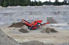 Sandvik QE241 mobile scalper 