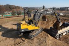 Volvo 300DL hydraulic excavator