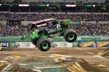 BKT_MonsterTruck_1.jpg