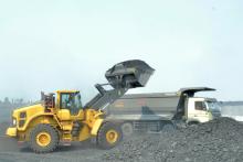 Volvo L150H wheeled loaders at Indian coal mine.jpg