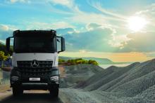 Mercedes-Benz_Arocs_Tipper_001.jpg