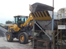 80 seconds with SDLG loader optimizes operations at Holcim's Indonesia plant.jpg