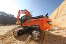 Doosan1-DX300LC-5_pic3-award.jpg